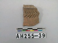 藏品(紅色夾砂陶口緣殘件)的圖片